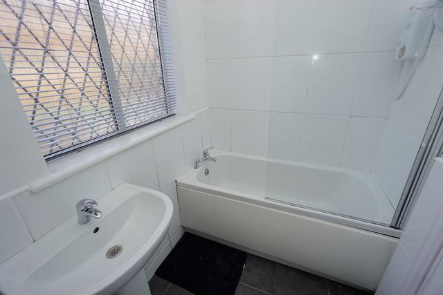  Image of 2 bedroom Flat for sale in Benton Road Longbenton Newcastle upon Tyne NE7 at Benton Road High Heaton Newcastle Upon Tyne, NE7 7EB