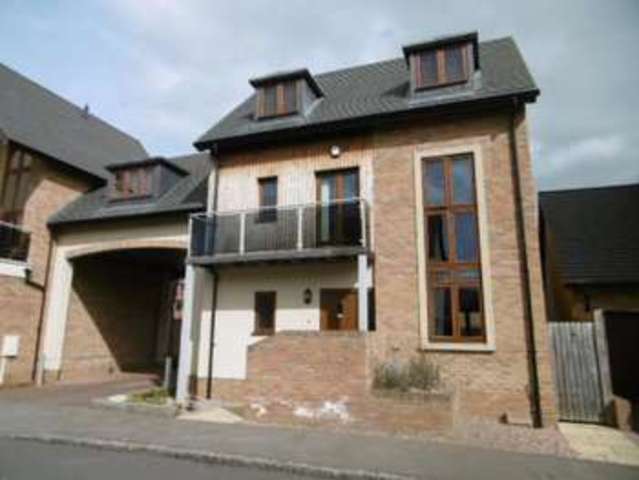  Image of 5 bedroom Detached house for sale in Bewdley Grove Broughton Milton Keynes MK10 at BEWDLEY GROVE Broughton MILTON KEYNES, MK10 9NL