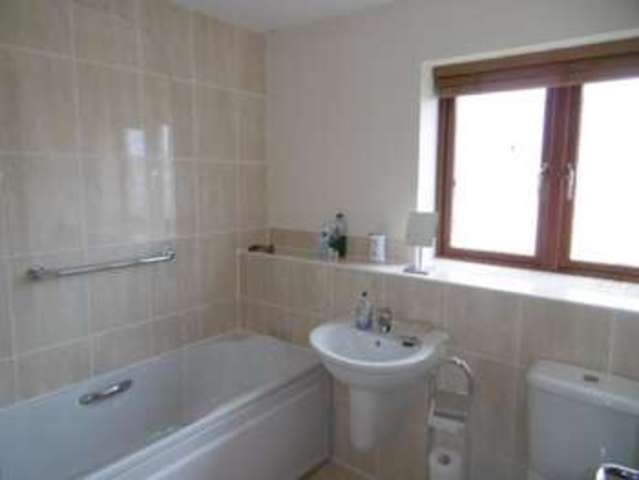  Image of 5 bedroom Detached house for sale in Bewdley Grove Broughton Milton Keynes MK10 at BEWDLEY GROVE Broughton MILTON KEYNES, MK10 9NL