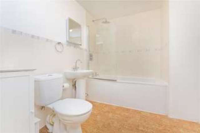  Image of 2 bedroom Flat to rent in Birnam Road London N4 at Finsbury Park London Stroud Green, N4 3LJ