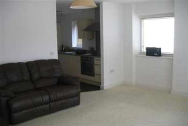  Image of 2 bedroom Flat to rent in Archers Road Shirley Southampton SO15 at Southampton, SO15 2LR