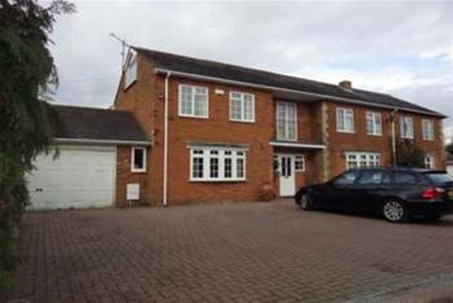  Image of 4 bedroom Detached house to rent in Bracknell Road Warfield Bracknell RG42 at Bracknell, RG42 6JY