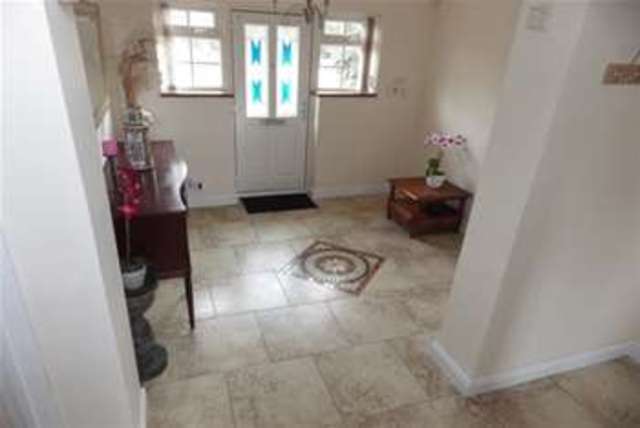  Image of 4 bedroom Detached house to rent in Bracknell Road Warfield Bracknell RG42 at Bracknell, RG42 6JY