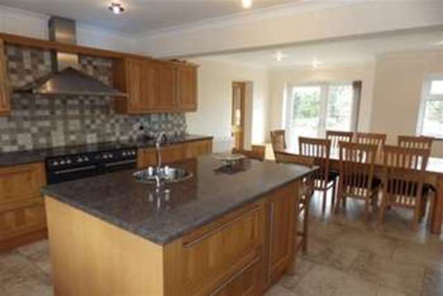  Image of 4 bedroom Detached house to rent in Bracknell Road Warfield Bracknell RG42 at Bracknell, RG42 6JY