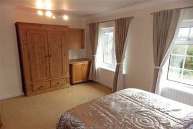  Image of 4 bedroom Detached house to rent in Bracknell Road Warfield Bracknell RG42 at Bracknell, RG42 6JY
