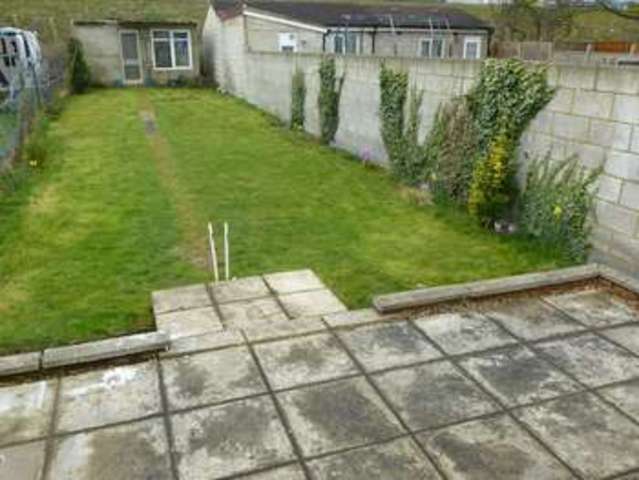  Image of 3 bedroom Terraced house for sale in Bradley Road Luton LU4 at Leagrave, LU4 8SL
