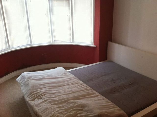  Image of 3 bedroom Property to rent in Braemar Avenue London NW10 at Braemar Avenue  London, NW10 0DS