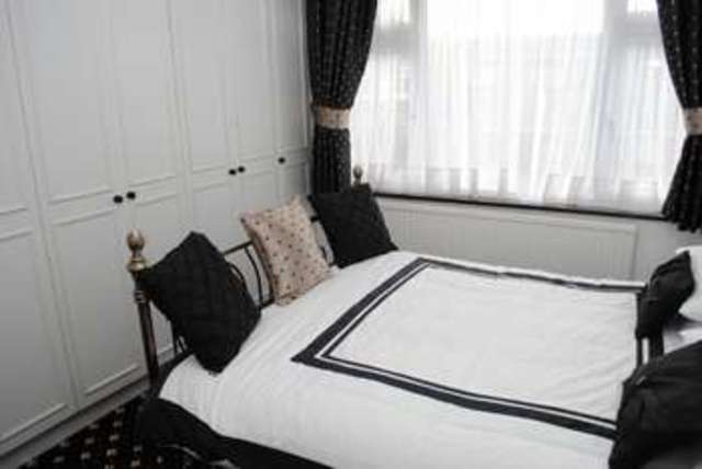  Image of 3 bedroom Terraced house for sale in Brierley Close Hornchurch RM11 at Hornchurch, RM11 2BD