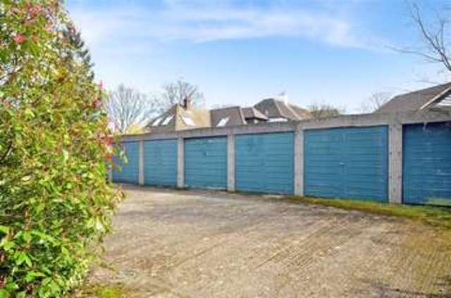  Image of 2 bedroom Ground Flat for sale in Brighton Road Sutton SM2 at Sutton Surrey Sutton, SM2 5SN