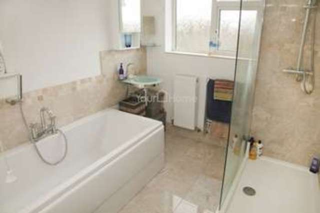  Image of 4 bedroom Property to rent in Broadway Lincoln LN2 at Broadway  Lincoln, LN2 1SQ
