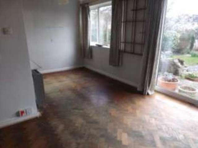  Image of 3 bedroom Detached house for sale in Brocks Hill Close Oadby Leicester LE2 at Oadby Leicester Oadby, LE2 5RB