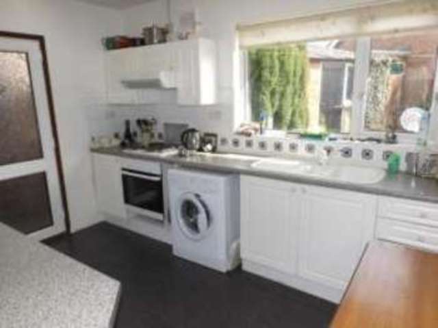  Image of 2 bedroom Bungalow for sale in Brooksby Close Oadby Leicester LE2 at Oadby Leicester Oadby, LE2 5AB