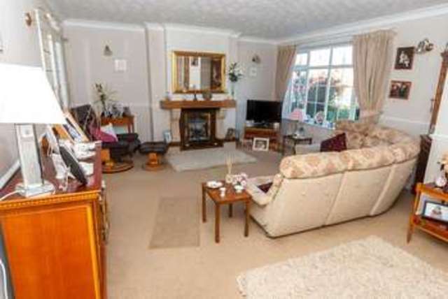  Image of 3 bedroom Detached house for sale in Buckingham Drive Loughborough LE11 at Loughborough, LE11 4TD