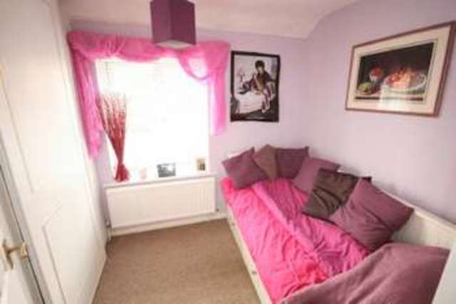  Image of 3 bedroom Semi-Detached house for sale in Wyndham Crescent Burnham Slough SL1 at Burnham, SL1 8HJ