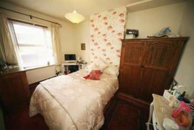  Image of 2 bedroom Terraced house for sale in Burnley Road Stacksteads Bacup OL13 at BURNLEY ROAD WEIR BACUP, OL13 8QE