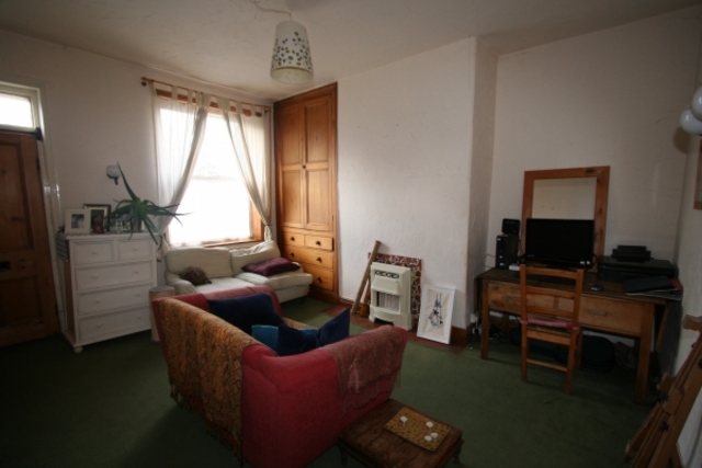  Image of 2 bedroom Terraced house to rent in Bury Road Rochdale OL11 at Rochdale OL11 5HW Rochdale, OL11 5HW