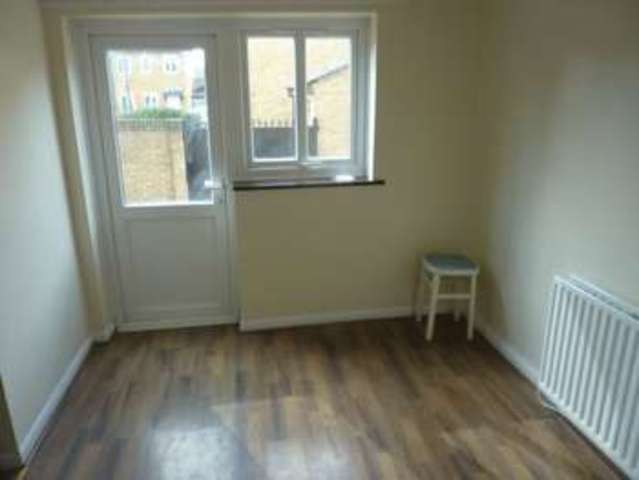  Image of 3 bedroom Semi-Detached house to rent in Camelot Close London SE28 at Camelot Close Thamesmead London, SE28 0ES