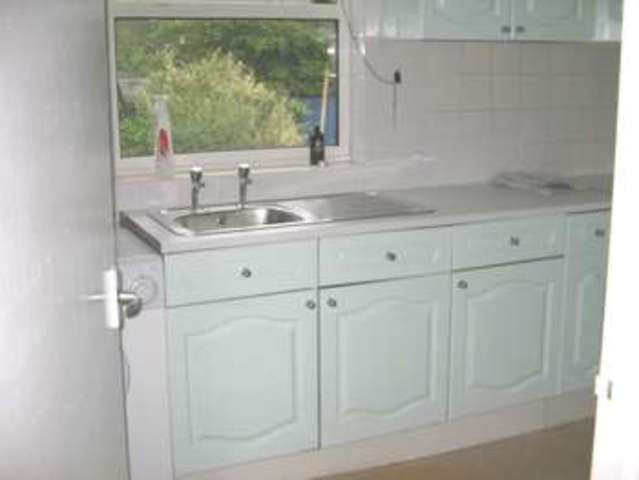  Image of 2 bedroom Property to rent in Casewick Road London SE27 at Casewick Road West Norwood London, SE27 0SZ