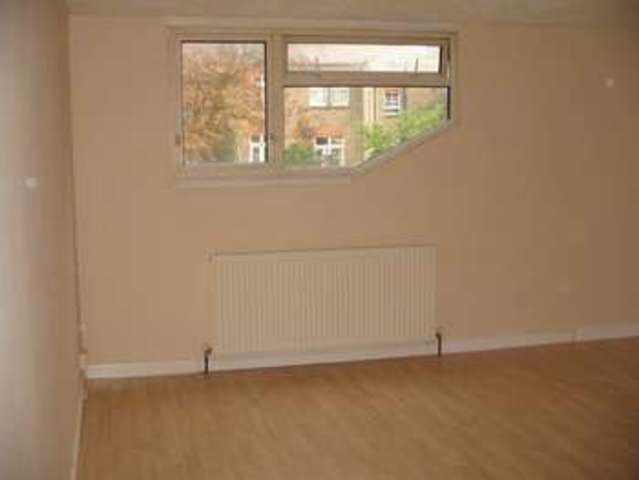  Image of 2 bedroom Property to rent in Casewick Road London SE27 at Casewick Road West Norwood London, SE27 0SZ