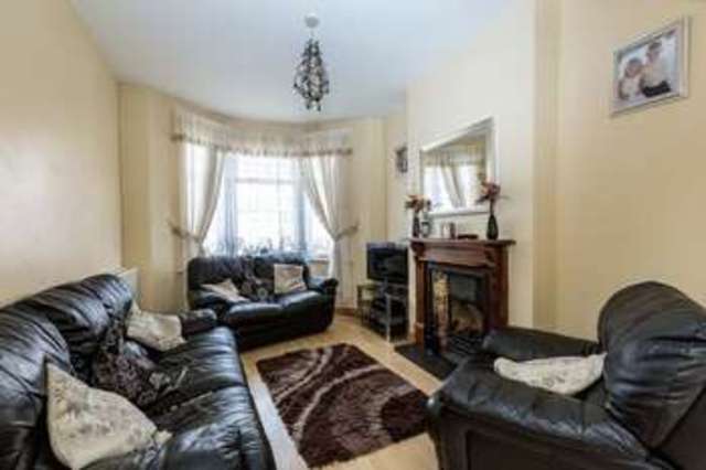 Image of 3 bedroom Terraced house for sale in Central Avenue Southend-on-Sea SS2 at Central Avenue  Southend-On-Sea, SS2 4EG