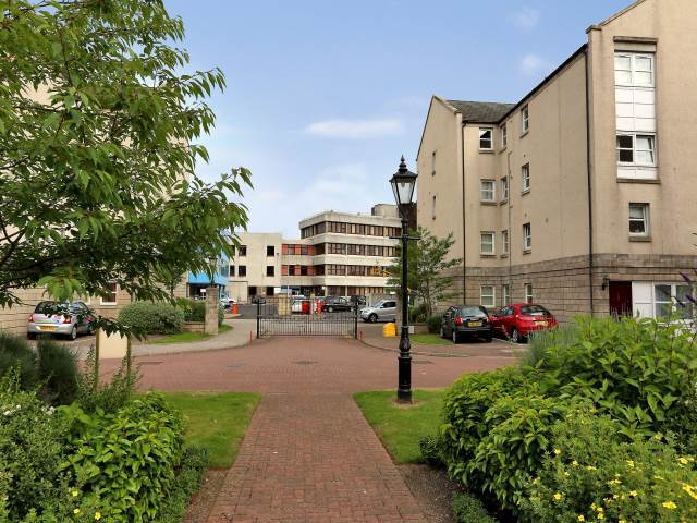  Image of 2 bedroom Flat to rent in Charles Street Aberdeen AB25 at City Centre Aberdeen Aberdeen, AB25 3TZ