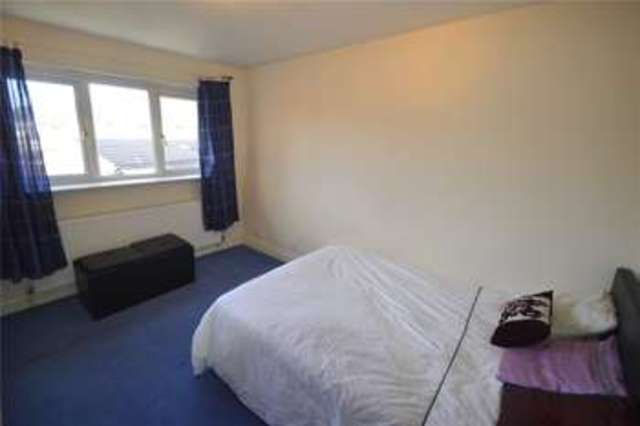 Image of 1 bedroom House Share to rent in Chatsworth Close Maidenhead SL6 at Maidenhead Berkshire Woodlands Park, SL6 4RD