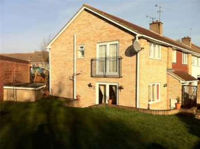  Image of 1 bedroom House Share to rent in Chatsworth Close Maidenhead SL6 at Maidenhead Berkshire Woodlands Park, SL6 4RD