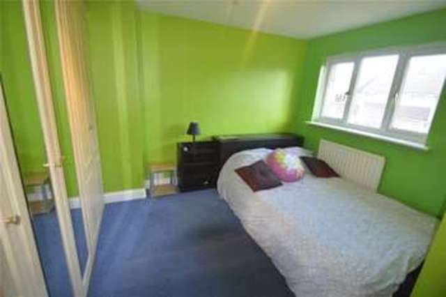  Image of 1 bedroom House Share to rent in Chatsworth Close Maidenhead SL6 at Maidenhead Berkshire Woodlands Park, SL6 4RD