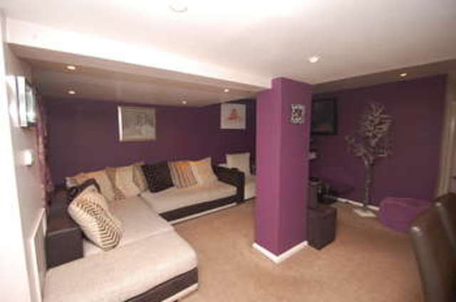  Image of 3 bedroom End of Terrace to rent in Chaucer Walk Hemel Hempstead HP2 at Hemel Hempstead Piccotts End, HP2 7PF