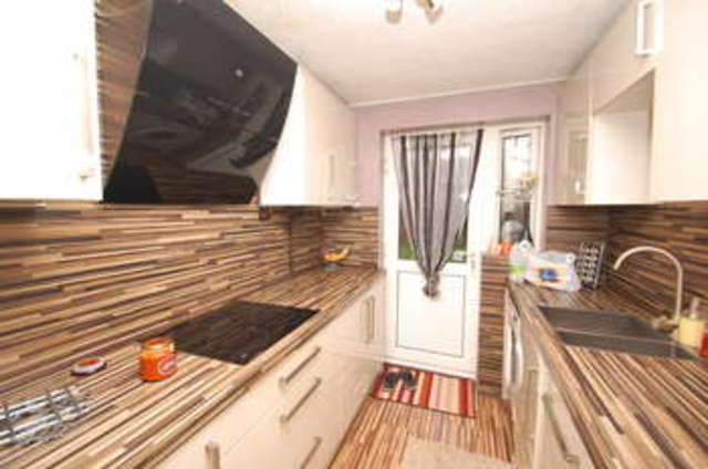  Image of 3 bedroom End of Terrace to rent in Chaucer Walk Hemel Hempstead HP2 at Hemel Hempstead Piccotts End, HP2 7PF