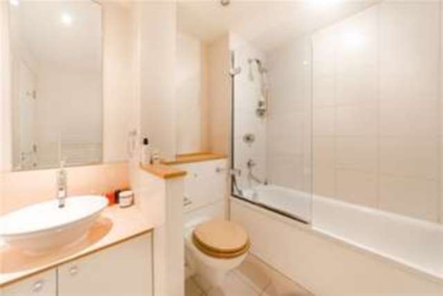  Image of 2 bedroom Flat to rent in Chepstow Place London W2 at London, W2 4TE