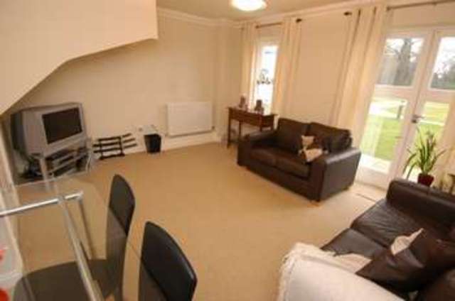  Image of 4 bedroom Terraced house to rent in Chester High Road Neston CH64 at Neston South Wirral Gayton, CH64 3TE
