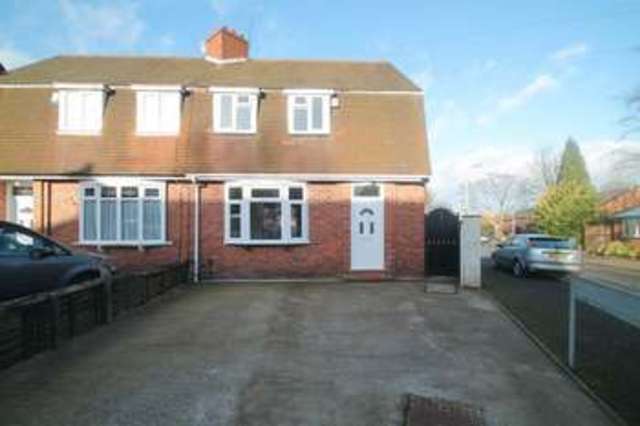  Image of 3 bedroom Semi-Detached house to rent in Chetwynd Road Wolverhampton WV2 at Chetwynd Road  Wolverhampton, WV2 4NZ