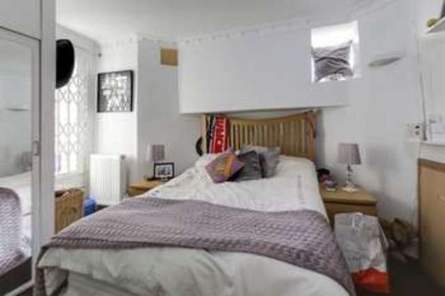  Image of 1 bedroom Flat for sale in Christchurch Road London N8 at Christchurch Road  Crouch End, N8 9QL