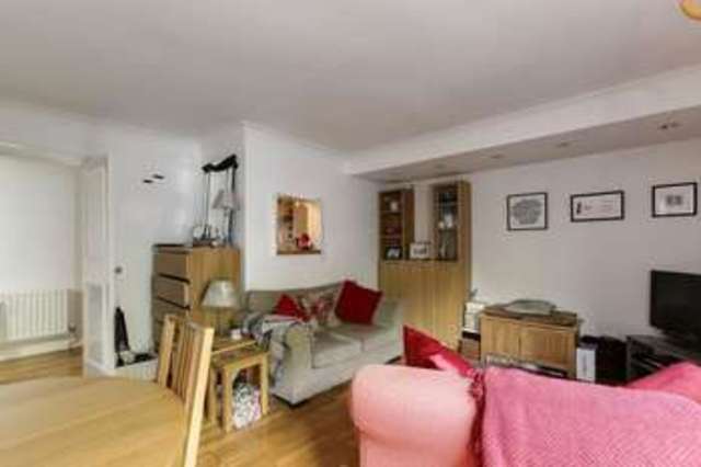  Image of 1 bedroom Flat for sale in Christchurch Road London N8 at Christchurch Road  Crouch End, N8 9QL