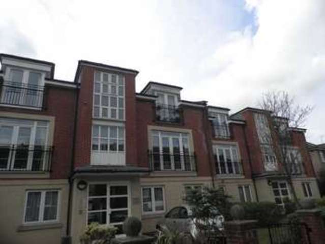 Image of 2 bedroom Flat to rent in Claremont Avenue Bristol BS7 at Claremont Avenue Bishopston Bristol, BS7 8JB