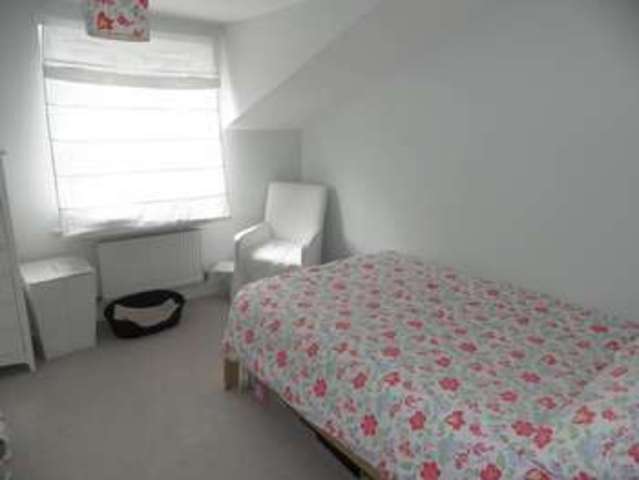  Image of 2 bedroom Flat to rent in Claremont Avenue Bristol BS7 at Claremont Avenue Bishopston Bristol, BS7 8JB