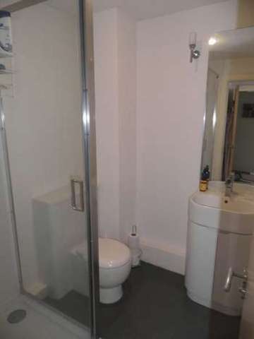  Image of 2 bedroom Flat to rent in Claremont Avenue Bristol BS7 at Claremont Avenue Bishopston Bristol, BS7 8JB