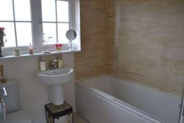  Image of 3 bedroom Terraced house to rent in Clipson Crest Barton-upon-Humber DN18 at Clipson Crest  Barton-Upon-Humber, DN18 5GW