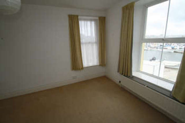  Image of 4 bedroom End of Terrace for sale in Clovelly View Plymouth PL9 at Turnchapel Plymouth Devon, PL9 9SY