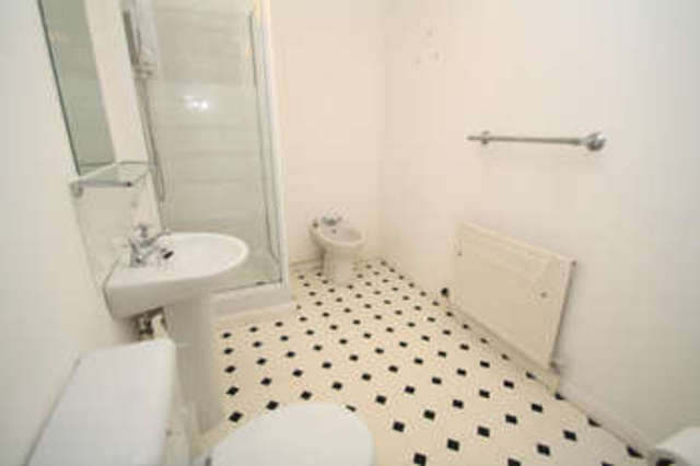  Image of 4 bedroom End of Terrace for sale in Clovelly View Plymouth PL9 at Turnchapel Plymouth Devon, PL9 9SY