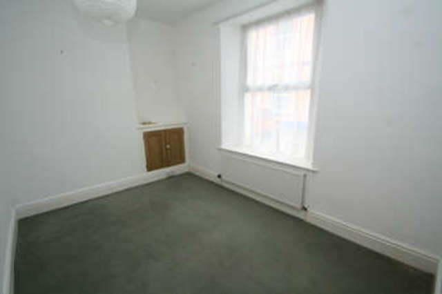  Image of 4 bedroom End of Terrace for sale in Clovelly View Plymouth PL9 at Turnchapel Plymouth Devon, PL9 9SY