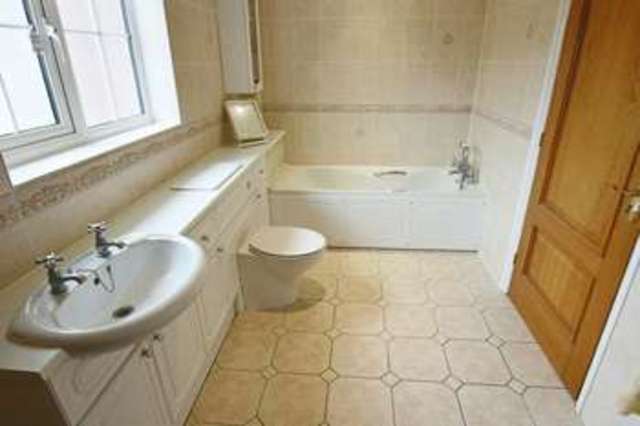  Image of 5 bedroom Bungalow for sale in Clover Way Lowestoft NR32 at Clover Way  Lowestoft, NR32 4JT