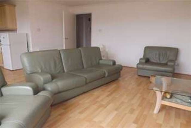 Image of 2 bedroom Flat to rent in Cocklebie Road Stewarton Kilmarnock KA3 at Kilmarnock, KA3 3AR