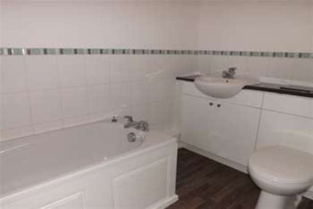  Image of 2 bedroom Flat to rent in Cocklebie Road Stewarton Kilmarnock KA3 at Kilmarnock, KA3 3AR
