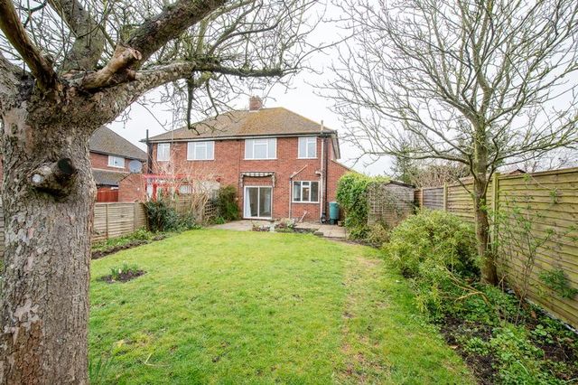  Image of 3 bedroom Semi-Detached house for sale in Como Road Aylesbury HP20 at Como Road  Aylesbury, HP20 1NR