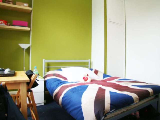  Image of Studio flat to rent in Coningham Road London W12 at Coningham Road Shepherds Bush London, W12 8BU