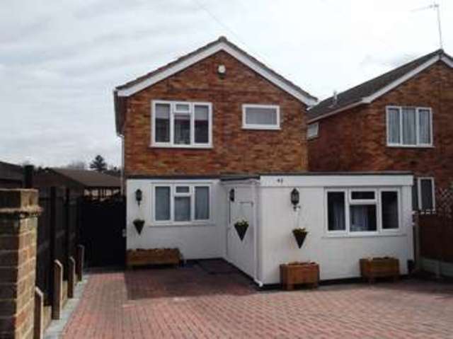  Image of 4 bedroom Detached house for sale in Connaught Avenue Kidderminster DY11 at Kidderminster Worcestershire Kidderminster, DY11 6LT