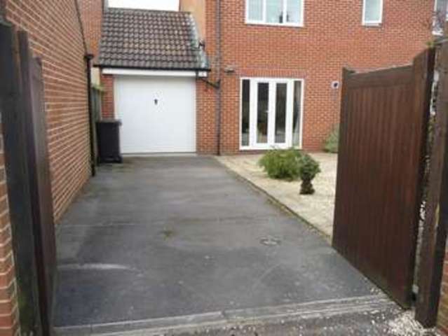  Image of 4 bedroom Detached house for sale in Cookham Road Swindon SN25 at Cookham Road Oakhurst Swindon, SN25 2BW