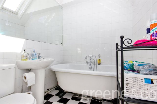  Image of 2 bedroom Flat to rent in Coolhurst Road London N8 at London  Crouch End, N8 8EL